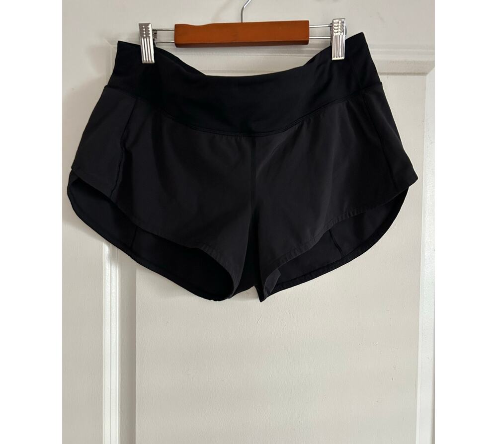 Lululemon Speed Up Short *2.5"
Black size 8
